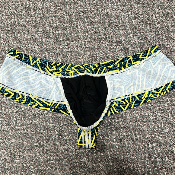 Men cheeky colored thong large - Picture 3 of 4